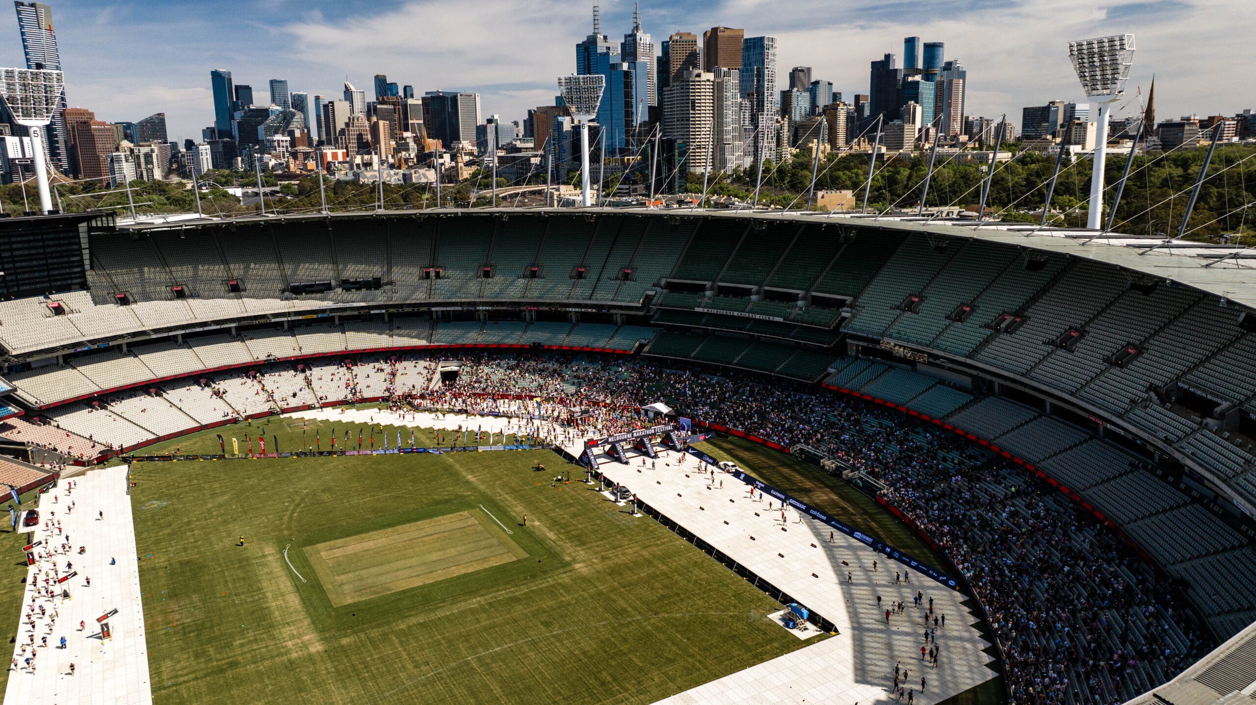 Nike Melbourne Marathon, Melbourne, Victoria. (Photo: RaceAtlas / Alexander Polizzi)