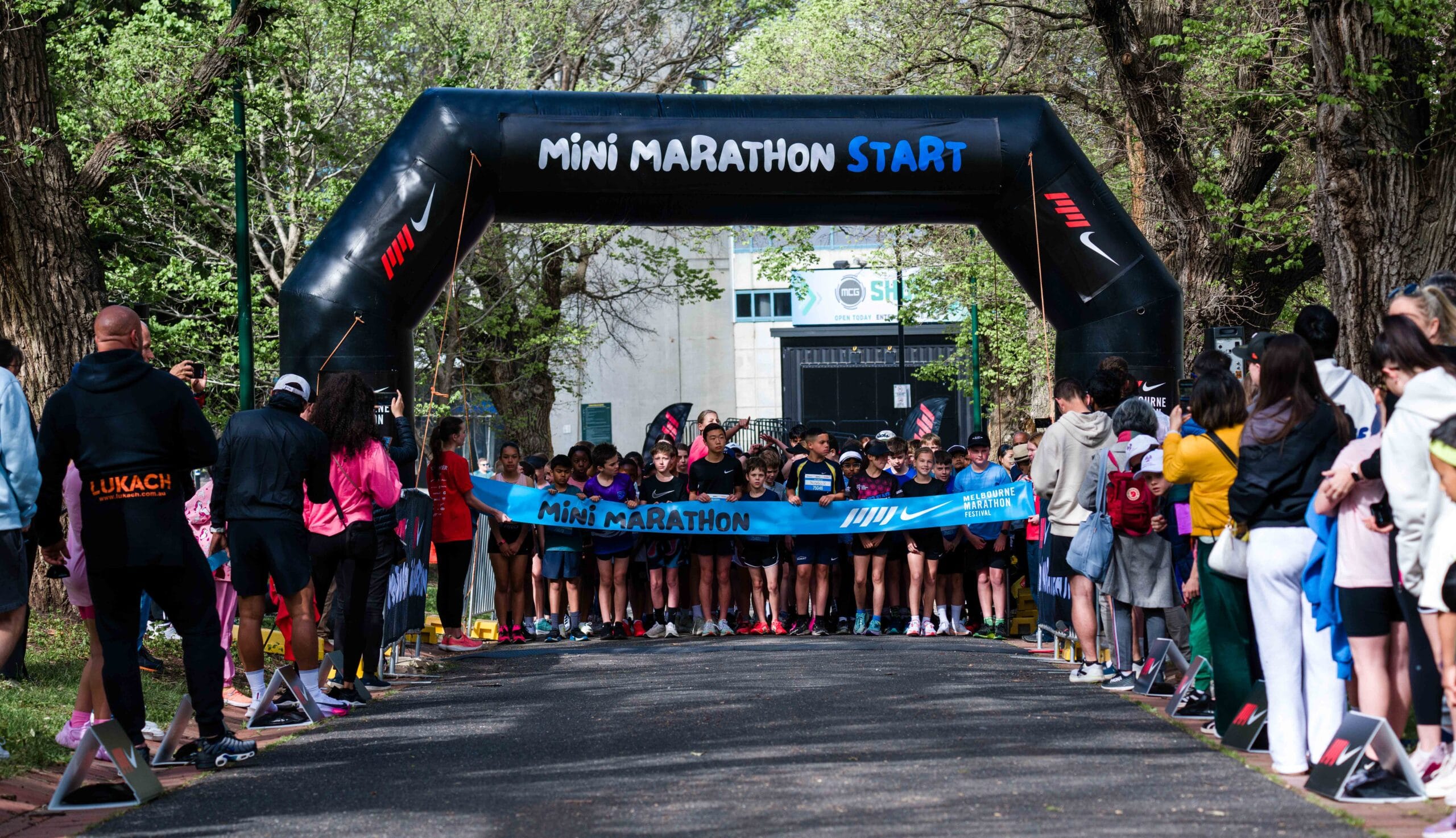 Nike Melbourne Marathon Mini Marathon, Melbourne, Victoria. (Photo: RaceAtlas / Alexander Polizzi)