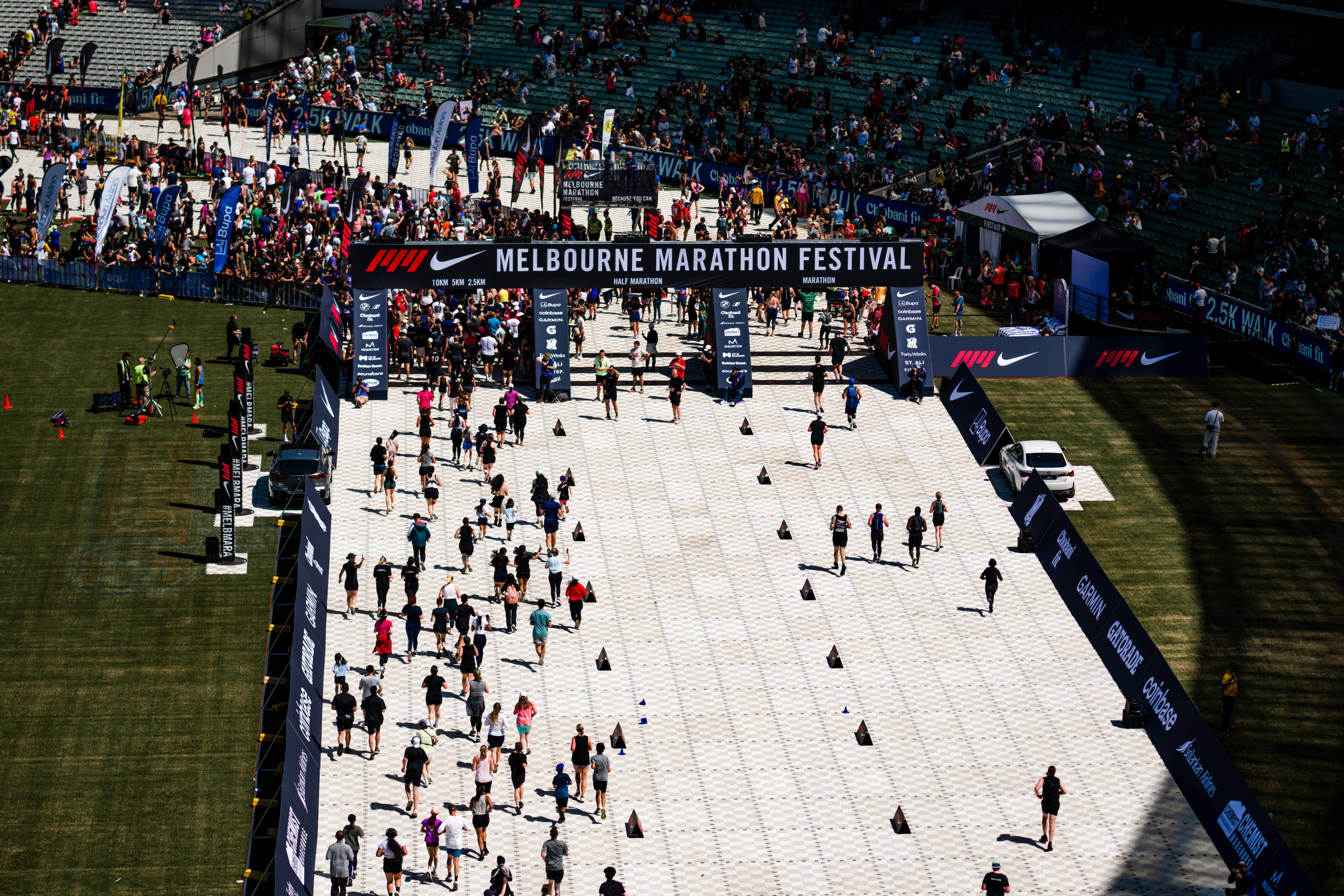 Nike Melbourne Marathon, Melbourne, Victoria. (Photo: RaceAtlas / Alexander Polizzi)