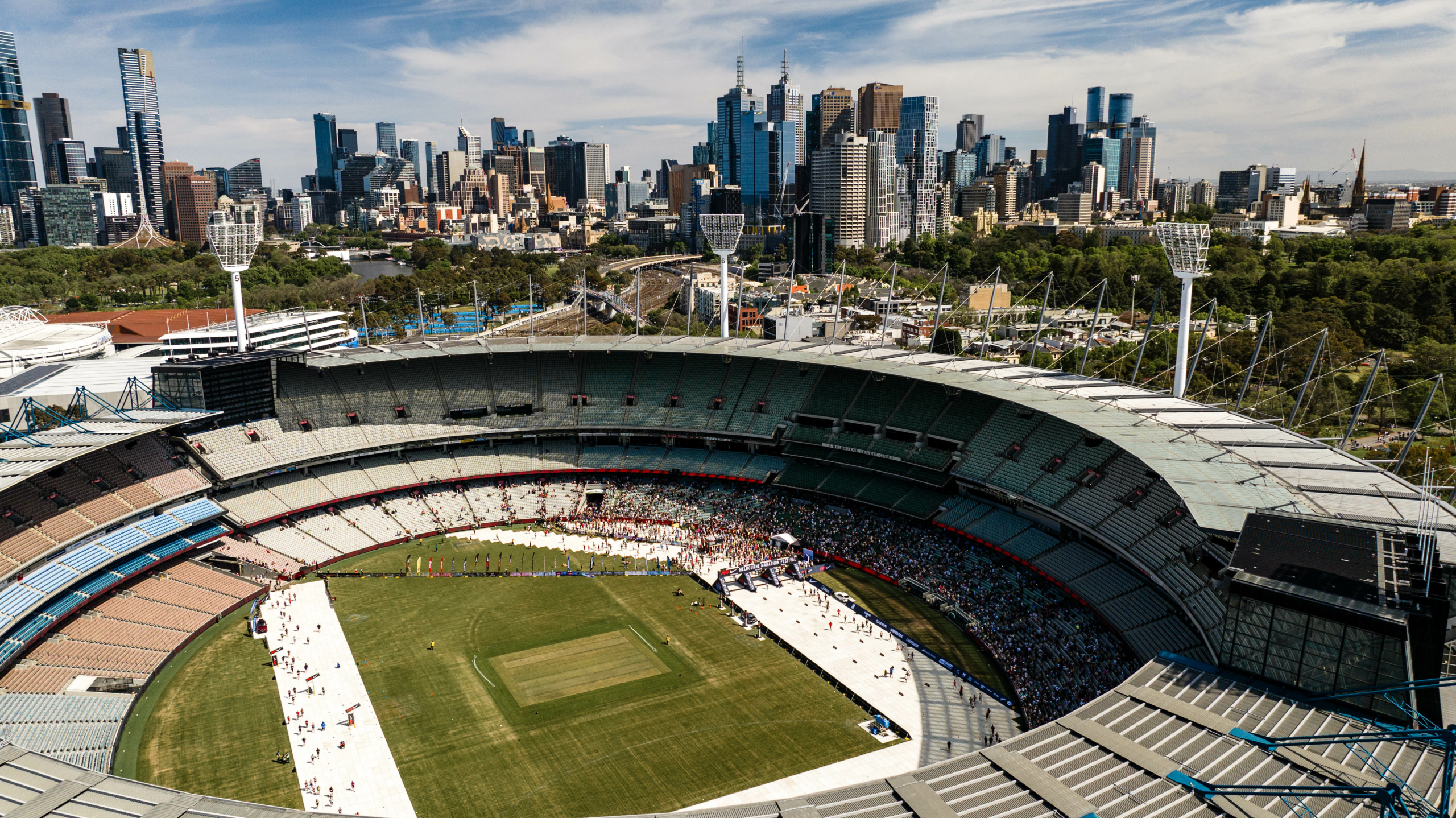 Nike Melbourne Marathon, Melbourne, Victoria. (Photo: RaceAtlas / Alexander Polizzi)